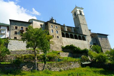 Caspano, Sondrio Eyaleti, Lombardy, İtalya: Valtellina Vadisi 'nde San Bartolomeo' nun eski kilisesi.