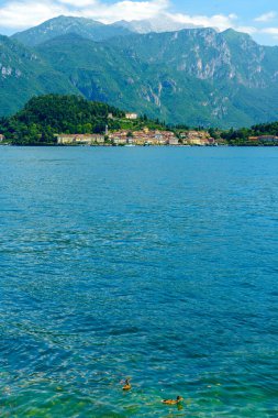 Como Gölü, ya da Lario, Menaggio, Lombardy, İtalya, yaz mevsiminde