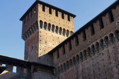 Milan, Lombardy, İtalya: Castello Sforzesco olarak bilinen tarihi kale. Kule