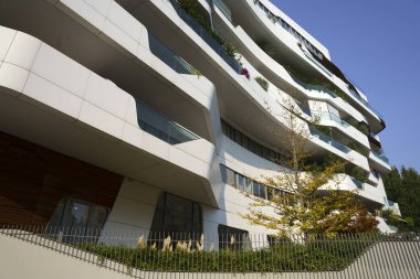 Milan, Lombardy, İtalya: Hadid 'in şehir parkındaki modern konut binalarının dışı