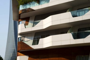 Milan, Lombardy, İtalya: Hadid 'in şehir parkındaki modern konut binalarının dışı