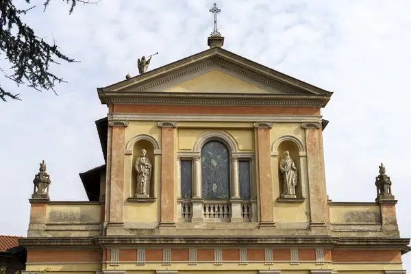 Lozza Varese Lombardiet Italien Fasad Den Historiska Kyrkan Med Statyer — Stockfoto
