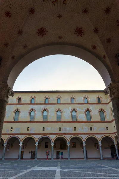 Милан Ломбардия Италия Исторический Замок Известный Каччо Сфорцеско Суд — стоковое фото