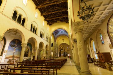 Milan, Lombardy, İtalya: tarihi Sant Agostino kilisesinin içi