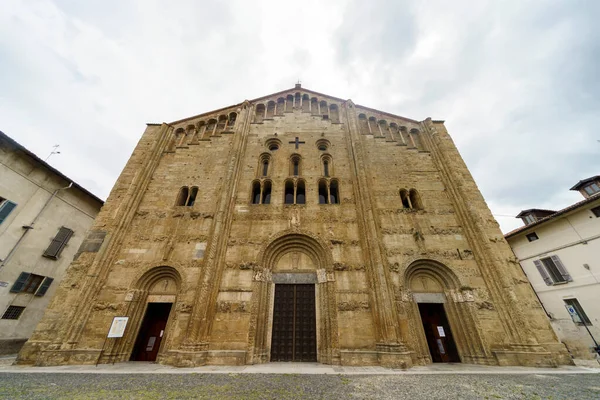 Pavía Lombardía Italia Fachada San Michele Maggiore Basílica Medieval Construida —  Fotos de Stock