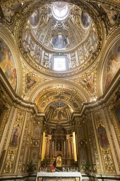 Rieti (Itálie), katedrála interiér — Stock fotografie