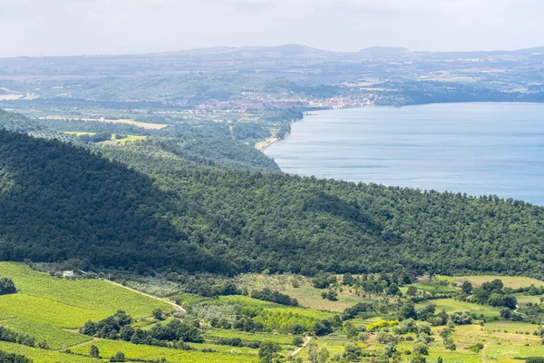 Bolsena-sjön från Montefiascone — Stockfoto