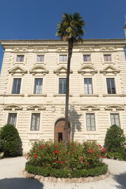 Osimo (İtalya): palace