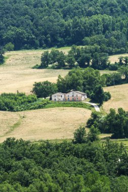 Yürüyüşleri (İtalya): yaz manzara