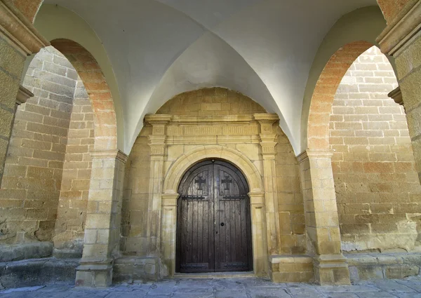 Sietamo (Huesca, Aragon), historisk kirke, portico – stockfoto