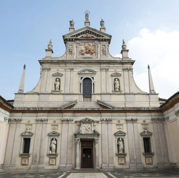 Милан: Certosa di Garegnano — стоковое фото