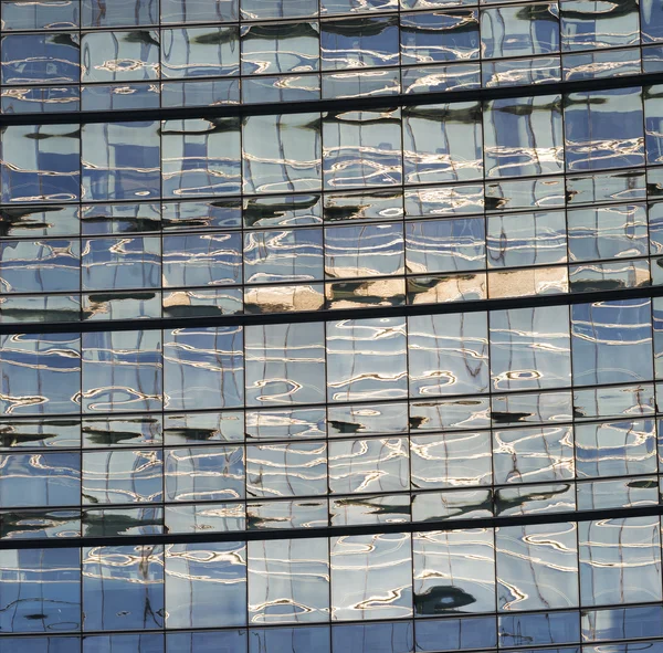 Milano, modern byggnad — Stockfoto