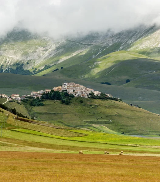 Piano Grande di Castelluccio (Italia) ) — kuvapankkivalokuva