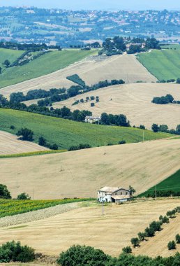 Yürüyüşleri (İtalya yaz peyzaj)