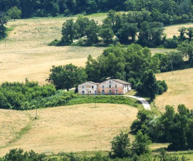 Yürüyüşleri (İtalya): yaz manzara