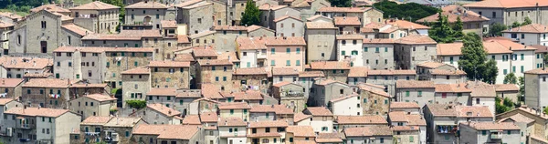 Arcidosso (Тоскана, Италия) ) — стоковое фото