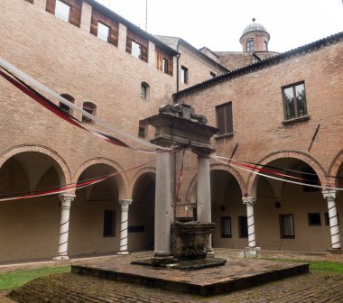 Ferrara (İtalya)