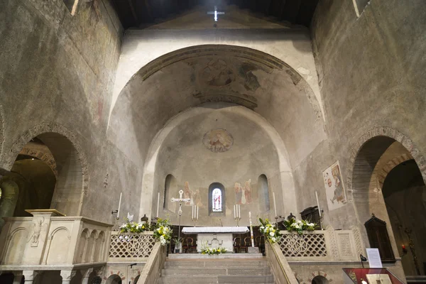 Agliate Brianza - wnętrze kościoła — Zdjęcie stockowe