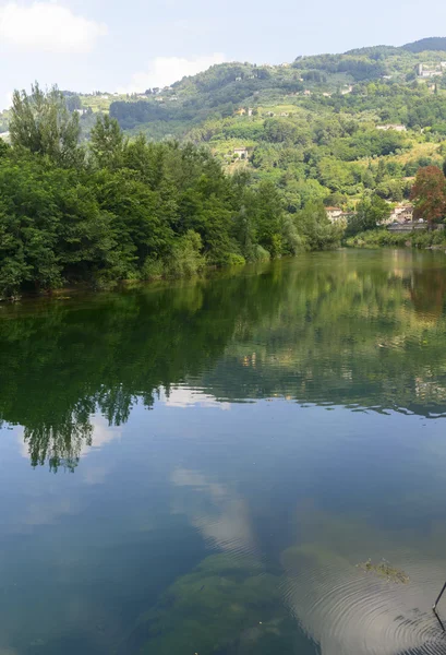 Río Serchio, Toscana (Italia) ) — Foto de Stock