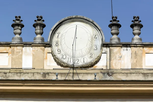 Монца, Villa Reale: Сонячний годинник — стокове фото