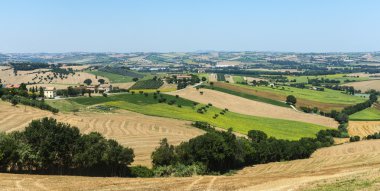 Yürüyüşleri (İtalya yaz peyzaj)