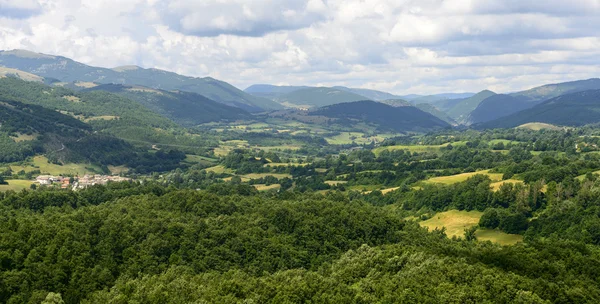 Pueblo cerca de Leonessa (Italia) ) — Foto de Stock