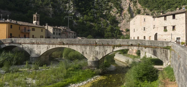 Piobbico (Marche), historiska byn — Stockfoto