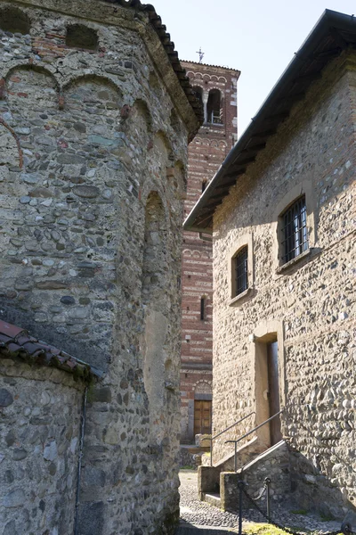 Agliate - Chiesa di San Pietro — Foto Stock