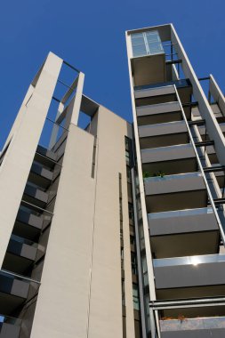 Milano, Lombardiya, İtalya 'daki Portello parkındaki modern yerleşim yerleri