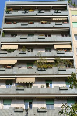 Milano, Lombardiya, İtalya 'da Corso Sempione boyunca modern konut binası