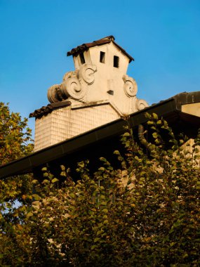 Milan, Lombardy, İtalya 'daki Randaccio boyunca uzanan tarihi konut binaları