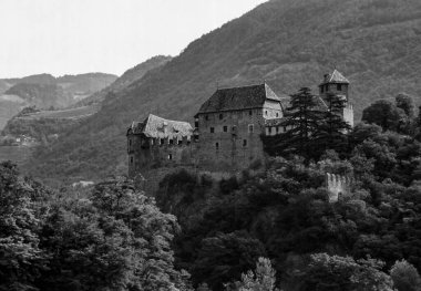 İtalya 'nın Trentino-Alto Adige bölgesindeki Bolzano eyaletindeki Castel Roncolo olarak bilinen tarihi şato.