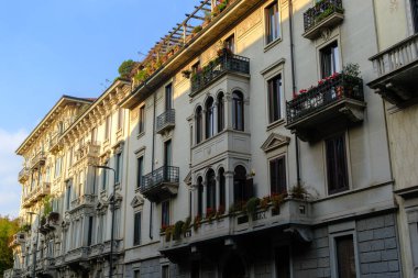 Milano, Lombardy, İtalya 'daki Via Bernardino Telesio boyunca eski yerleşim yerleri