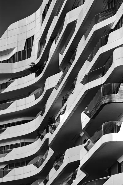 Stadtleben: Modernes Gebäude in Mailand — Stockfoto