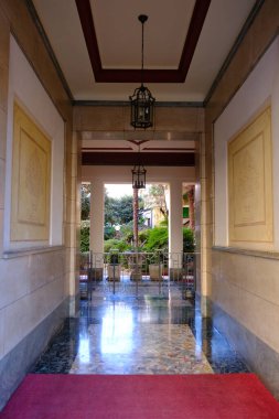 Milano, Lombardy, İtalya 'daki Via Cenisio yakınlarındaki eski bir yerleşim yeri. Giriş yolu