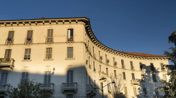 Bytový dům v Miláně (Itálie) — Stock fotografie