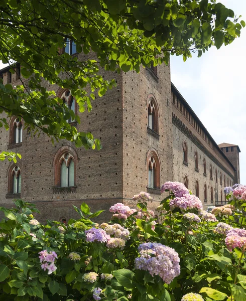 Pavia (Italië): kasteel — Stockfoto