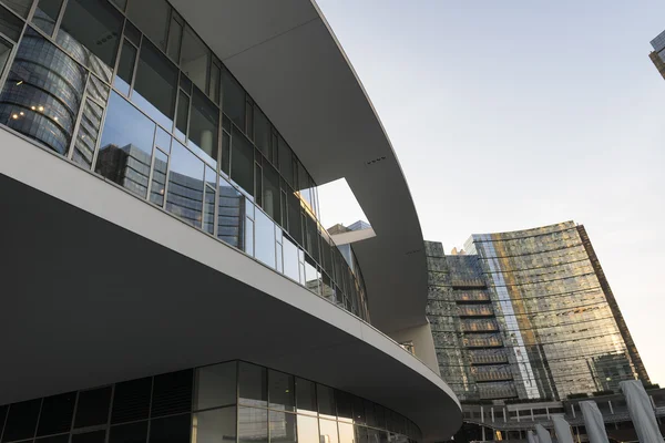 Milano: edifici moderni in piazza Aulenti — Foto Stock