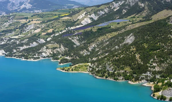 Lago di Serre-Poncon (Alpi francesi) ) — Foto Stock