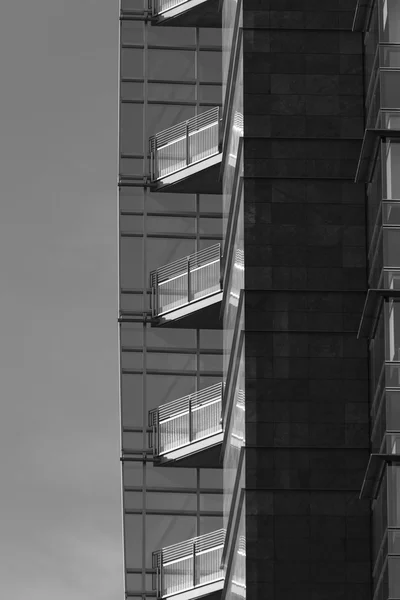 Mailand (Italien): modernes Gebäude auf dem Platz aulenti — Stockfoto