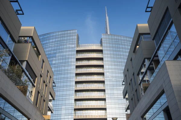 Milano: edifici moderni in piazza Aulenti — Foto Stock