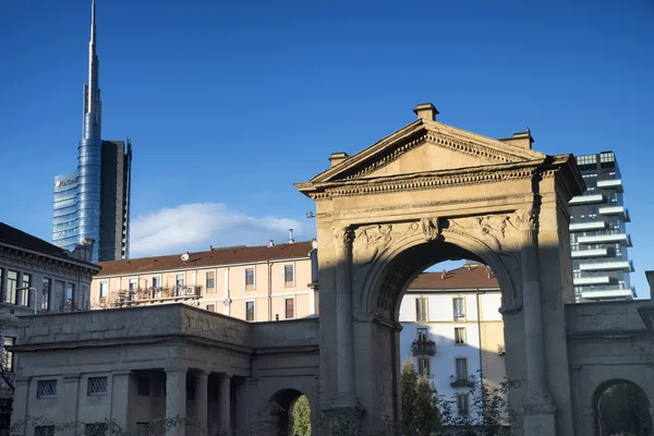 Milaan (Italië): oude en moderne gebouwen — Stockfoto