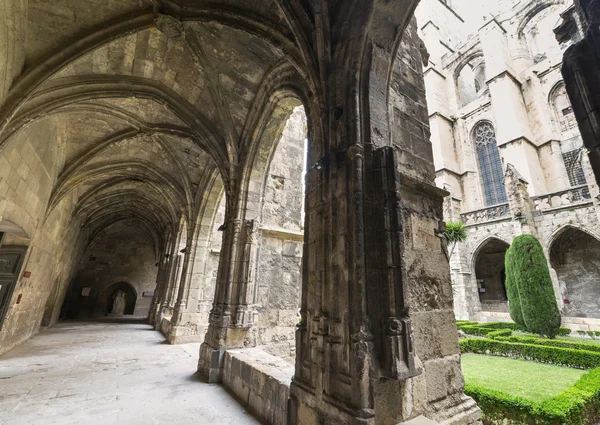 Narbonne (França), claustro da catedral — Fotografia de Stock