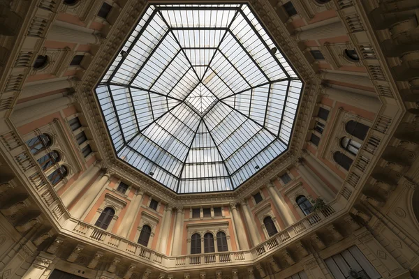 Pavia (İtalya): kapalı kare