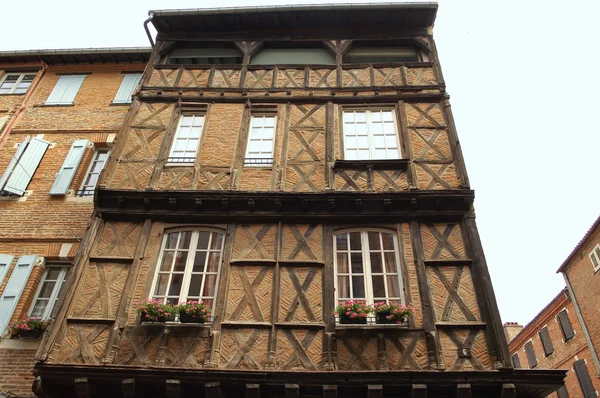 阿尔比 (法国)，砖木建筑 — 图库照片