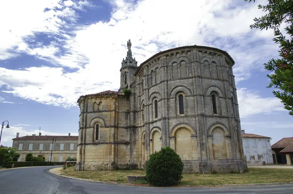 Нотр-Дам де Байон, церковь — стоковое фото