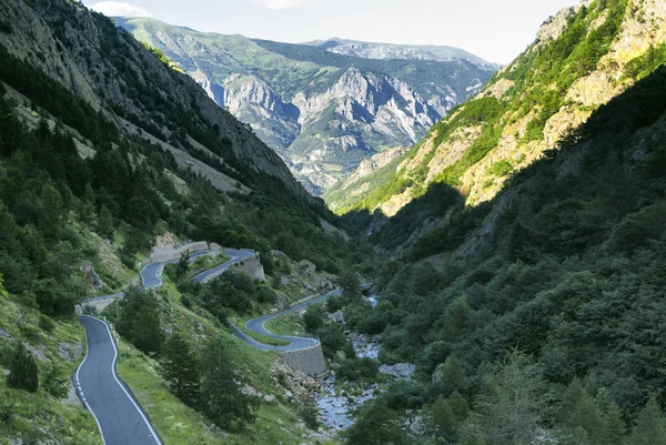 Colle della Lombarda, weg in de Alpen — Stockfoto