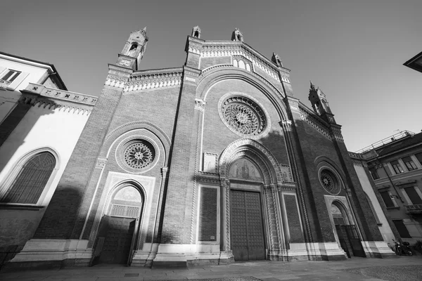 Milán: Fachada de la iglesia del Carmine —  Fotos de Stock