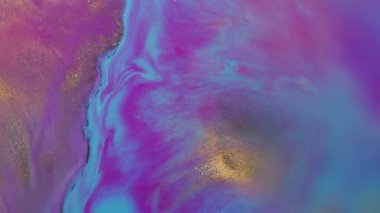 Odaklanmamış mürekkep sıçraması. Akrilik dalga. Bulanık mavi mor renkli parlak mermer pigmentler soyut yaratıcı arka planda yayılıyor..