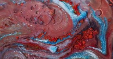 Parlak mürekkep. Canlı baloncuk. Bulanık kırmızı turuncu turuncu yağ suyu soyut sanat akrilik zemininde yüzen parlak mermer akıntısı.